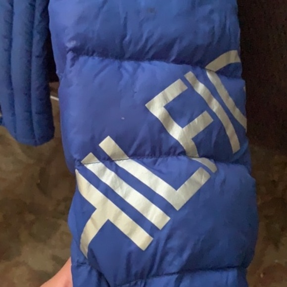 Tommy Hilfiger - Picture 2 of 3